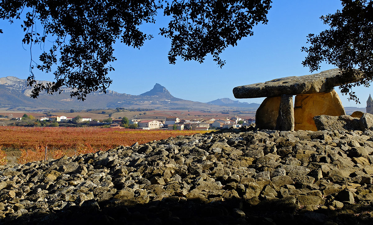 La-Rioja-dolmen-Hechicera-El-Villar